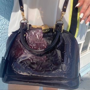 Louis Vuitton Alma BB Vernis Amarante 💜